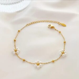 WHITE FLORAL BRACELET