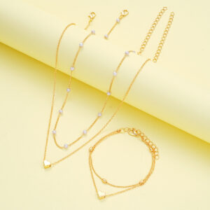 PRETTY HEART PENDANT AND BRACELET SET