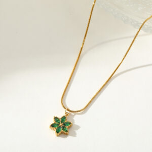 18K GREEN FLOWER MINIMAL PENDANT