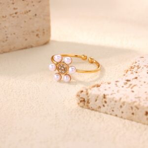 18K WHITE FLORAL RING