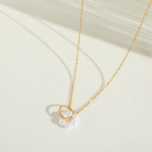 18K GOLD FLORAL WHITE NECKLACE