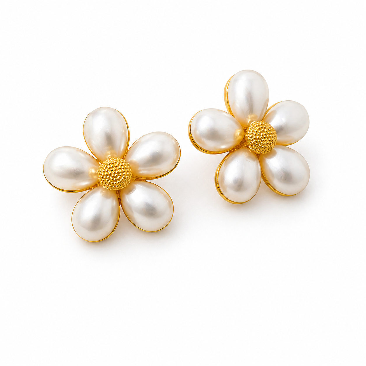 FLORALE WHITE STUDS