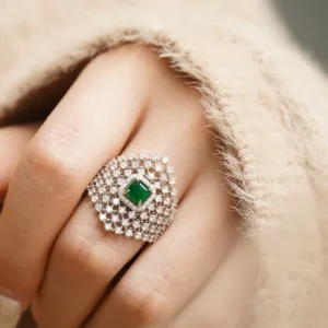 18K emerald ZIRCON RING
